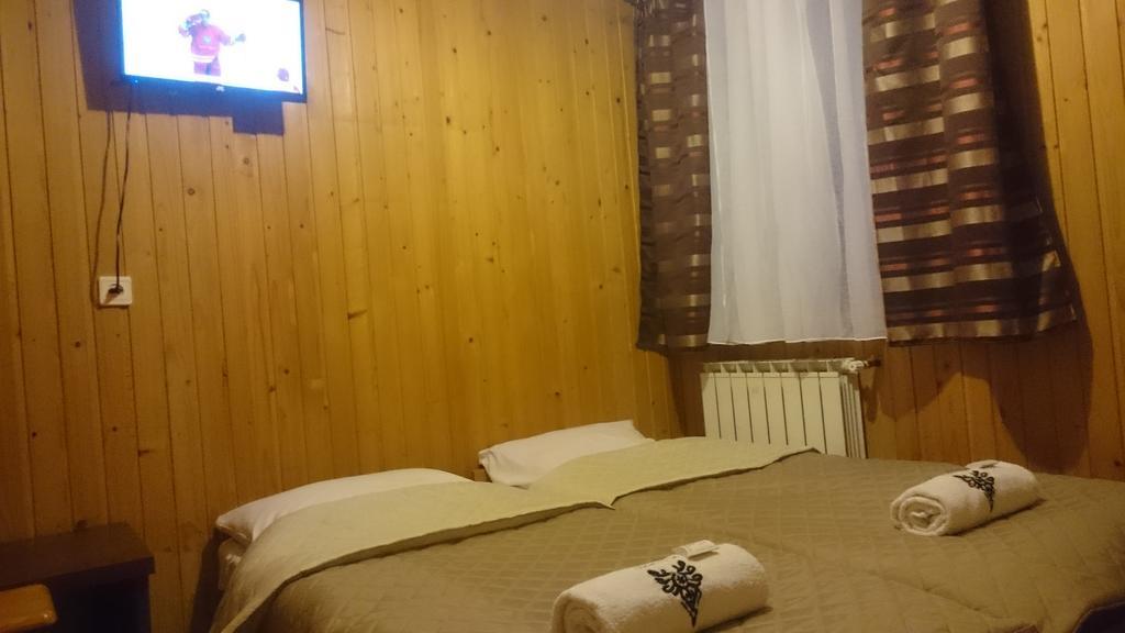 Pod Tatrami Bed & Breakfast Bukowina Tatrzańska Oda fotoğraf